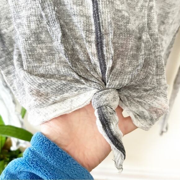 Ecote Lightweight Thermal Top Tie Front Gray White V-Neck Long Sleeve Pullover - Picture 7 of 7
